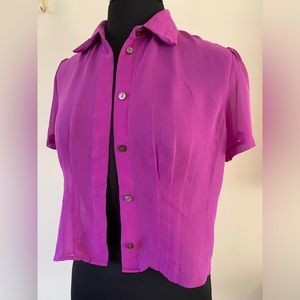 Club Monaco 100% Silk Cropped Button Up Short sleeve Purple Blouse Size L